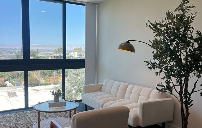 Studio, 1 bath, 583 sqft, $2,299, Unit Unit 12