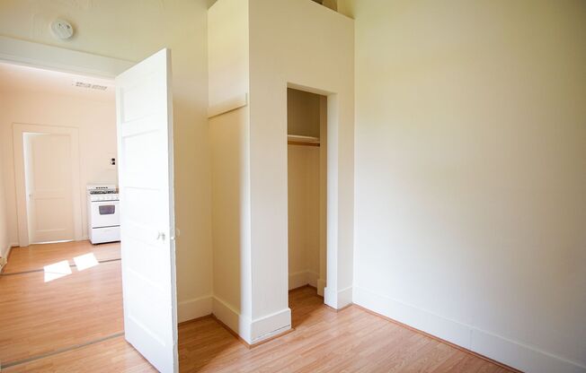 Studio, 1 bath, $1,025, Unit 211