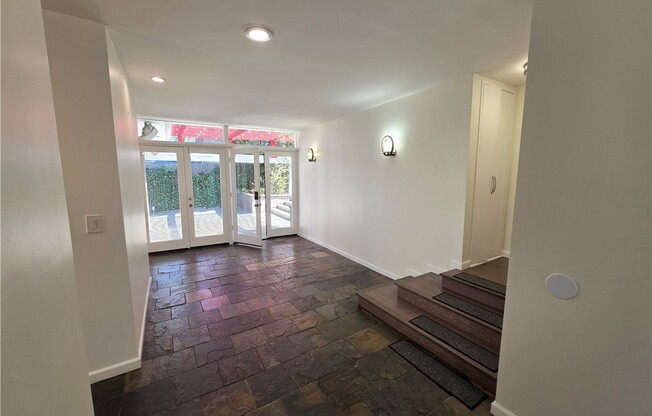 310 S THURSTON AVE