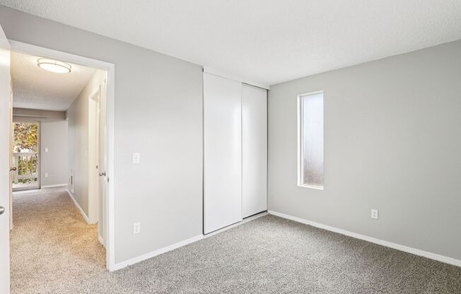 2 beds, 1 bath, 832 sqft, $1,479, Unit 4-40