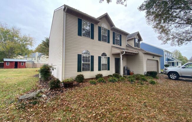 NICE 4 BD/ 2.5 BATH SINGLE FAMILY HOME