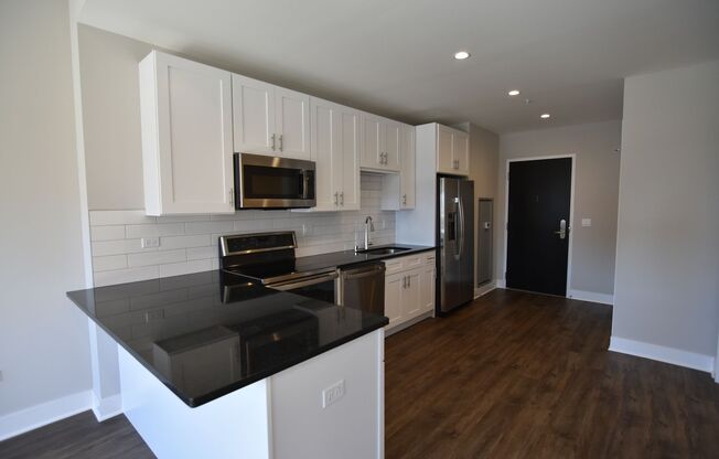 1 bed, 1 bath, 711 sqft, $2,800, Unit 3833-617