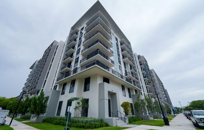 2 beds, 2 baths, 995 sqft, $3,895, Unit 105