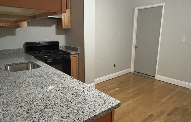 3 beds, 1 bath, 1,100 sqft, $2,700, Unit 1