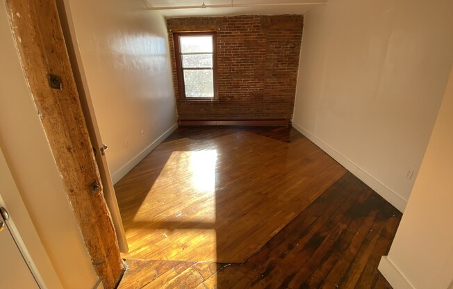 2 beds, 1 bath, 1,100 sqft, $4,400, Unit E214
