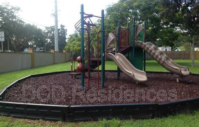 1015 GRIFFIN RD