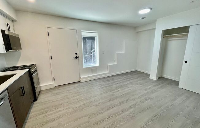 **4 WEEKS FREE RENT Upon Move In** | New construction - Minutes from Downtown PDX