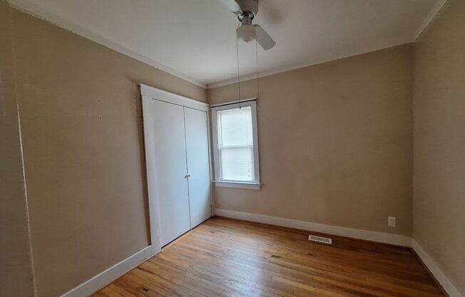 2 beds, 1 bath, $1,400