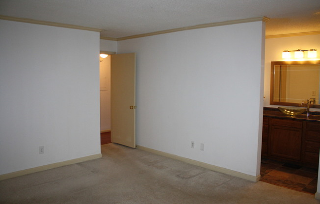 2 beds, 2 baths, $1,900, Unit #90