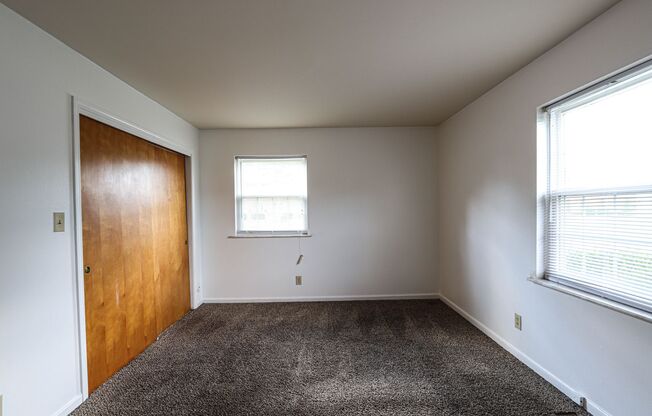 2800 2947 RAVENSWOOD DR