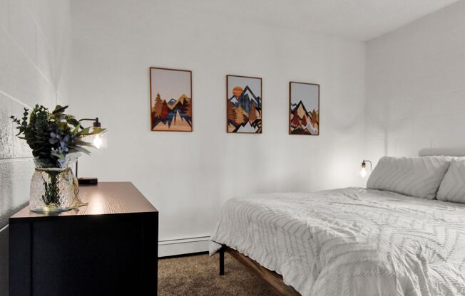 1 bed, 1 bath, $999, Unit 1803 S Cascade Ave. - Unit 21