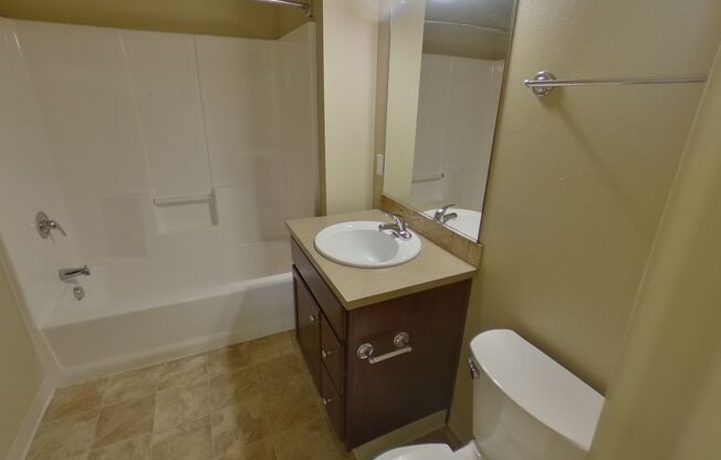 3 beds, 3 baths, 1,324 sqft, $2,700, Unit 205