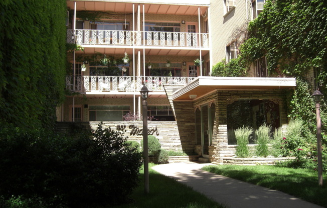 2 beds, 1 bath, 908 sqft, $1,495, Unit 108