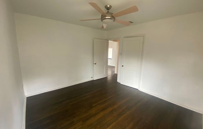 2 beds, 1 bath, $2,595