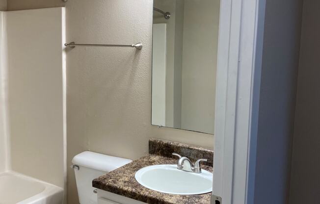 BayOak Apartments Bathroom - Upgrade