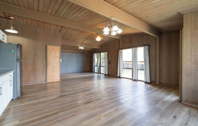 Fully Renovated 3BR/2BA/2Car Garage in Pearl City.