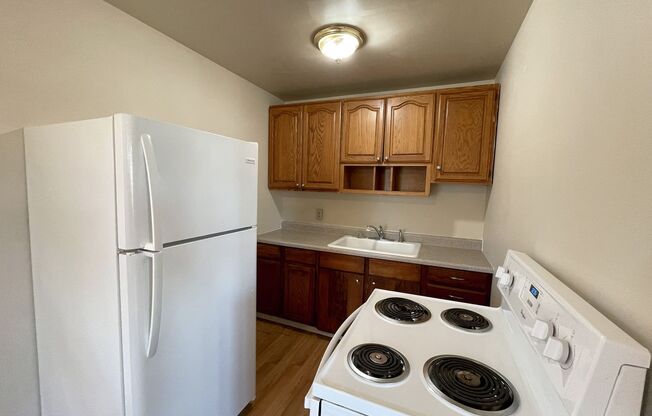 Charming 1 bedroom available in Woodlawn