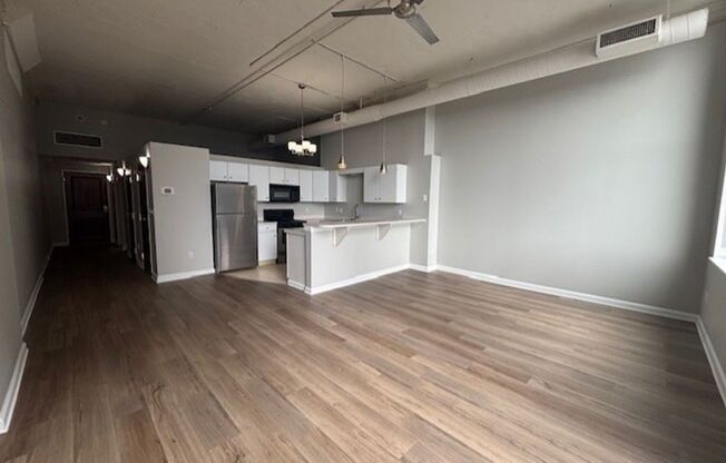 1 bed, 1 bath, 670 sqft, $1,289, Unit 609