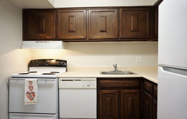 2 beds, 2 baths, 1,000 sqft, $1,589, Unit B002