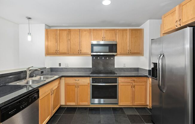 Metrome - Ground floor with patio - 1 bedroom condo Downtown SD