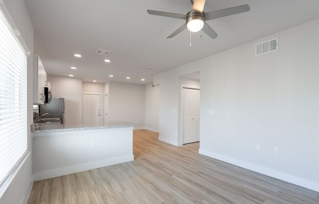 2 beds, 1 bath, 944 sqft, $1,449, Unit 333