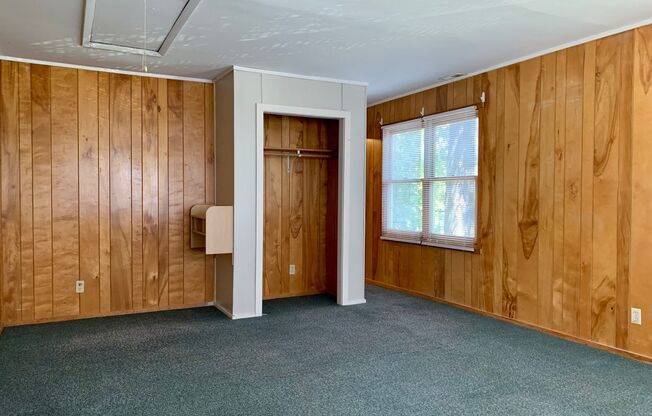 4 beds, 2.5 baths, $4,200