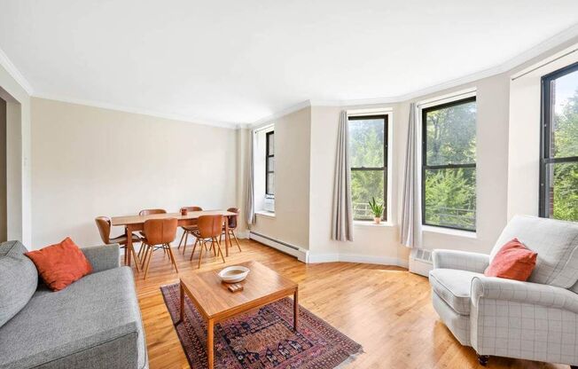 137 W 110 ST