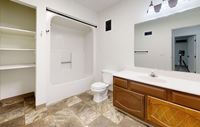 2 beds, 1 bath, 1,050 sqft, $1,050, Unit 203-302F