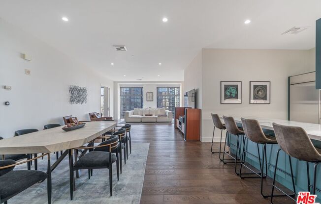 3 beds, 3 baths, 2,123 sqft, $6,000, Unit 1910