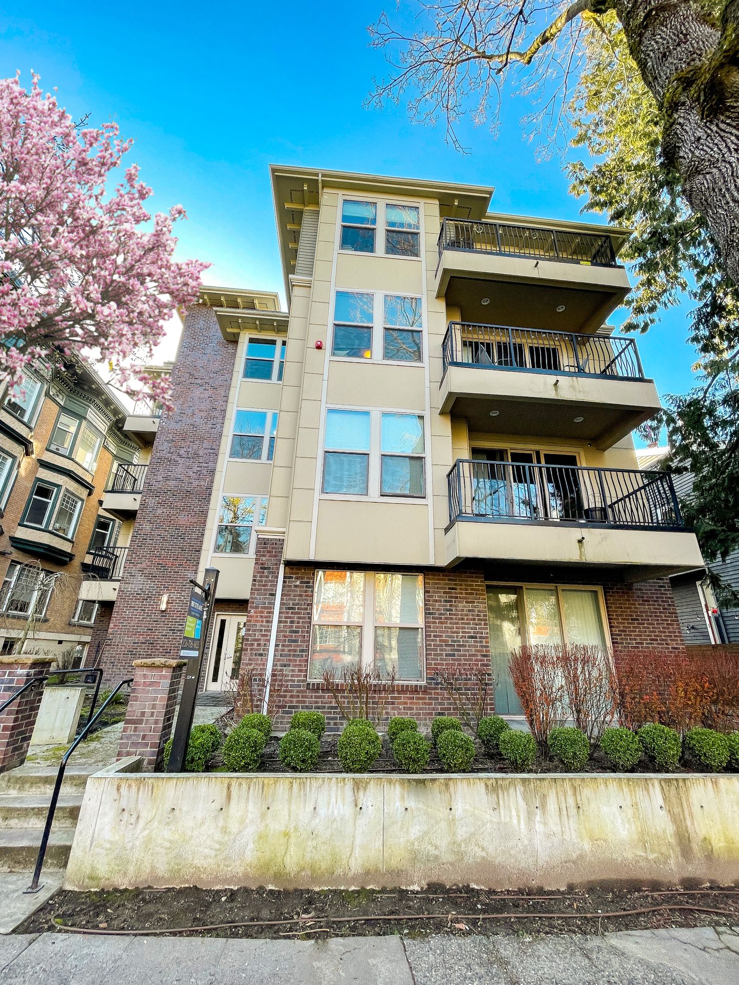 1811 Apartments
