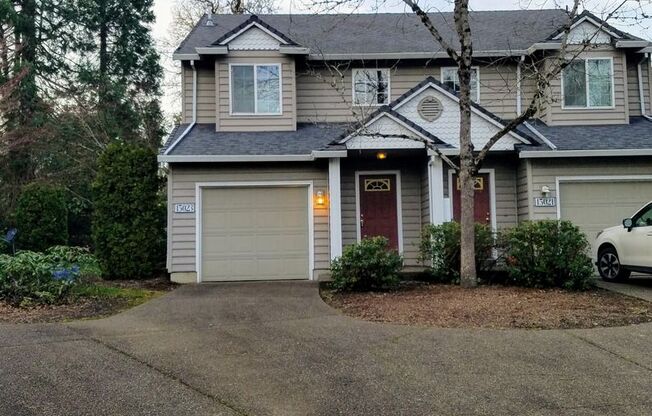 Large 2 Bedroom. 1.5 Bath Townhouse with Garage