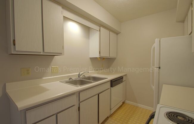 1 bed, 1 bath, $895, Unit 2903/06