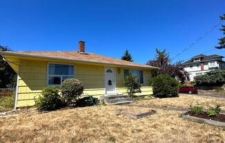 Perfect & Charming 3 bedroom 1 Bath Rambler in Tacoma!!