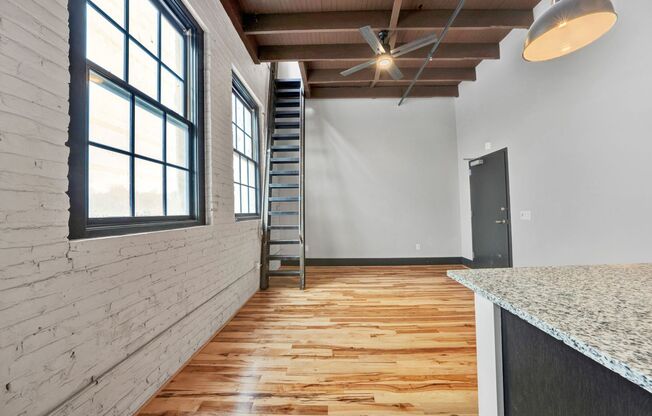 1 bed, 1 bath, 611 sqft, $1,095, Unit 307