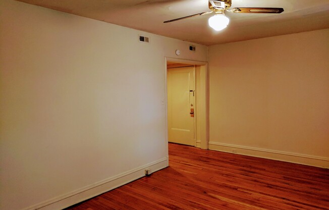 3 beds, 2 baths, $2,050, Unit Apt. 03