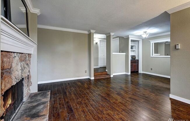 1 Bed 1 Bath PET FRIENDLY Condo Issaquah Sammamish Bluffs