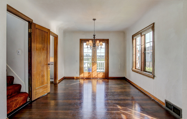 Beautiful Magnolia Home with a VIEW!