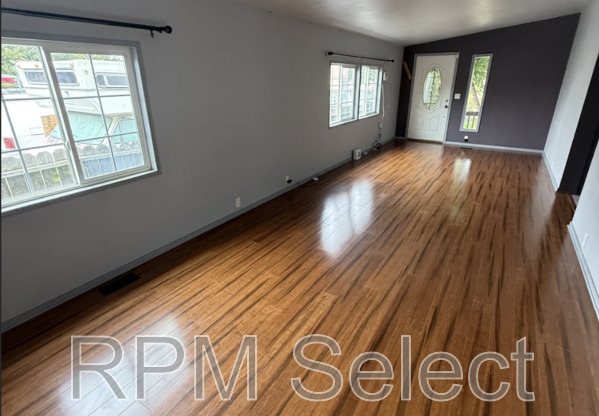 554 SANFORD AVE