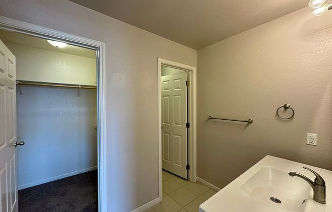 3 beds, 2 baths, 1,317 sqft, $1,400, Unit B