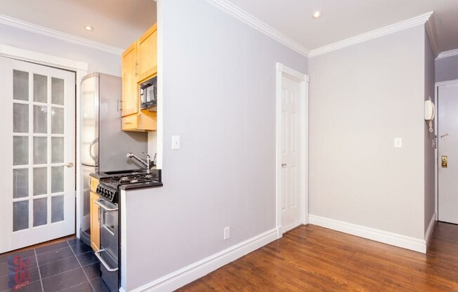 2 beds, 1 bath, $4,495, Unit 4C