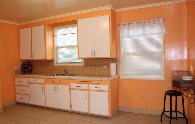 2910 Clinton Ave., Richmond, CA 94804