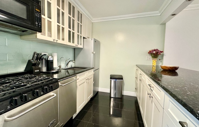 1 bed, 1 bath, 595 sqft, $6,500, Unit 2H