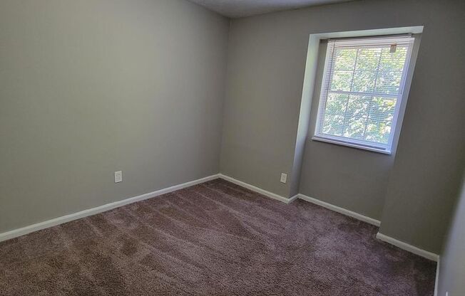 2 beds, 1 bath, 830 sqft, $1,090, Unit 86