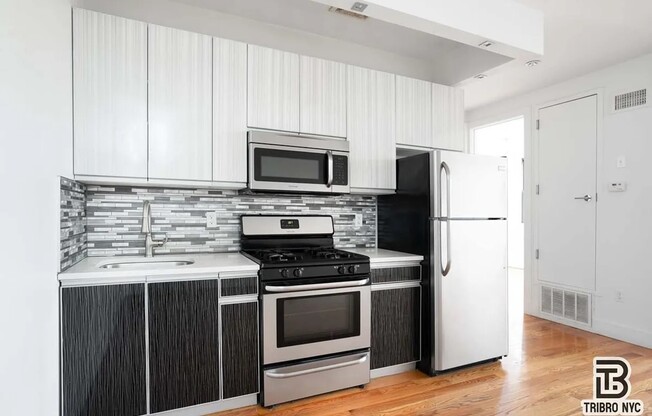 34 59 VERNON BLVD
