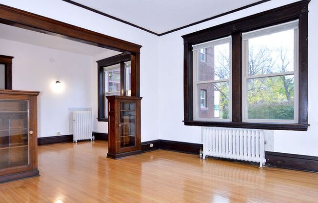 1 bed, 1 bath, 410 sqft, $975, Unit 5 - 130 - 4