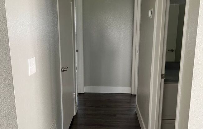 2 beds, 2 baths, 950 sqft, $1,600, Unit 85