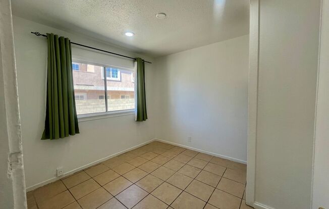 2 beds, 1 bath, 560 sqft, $2,000, Unit 1