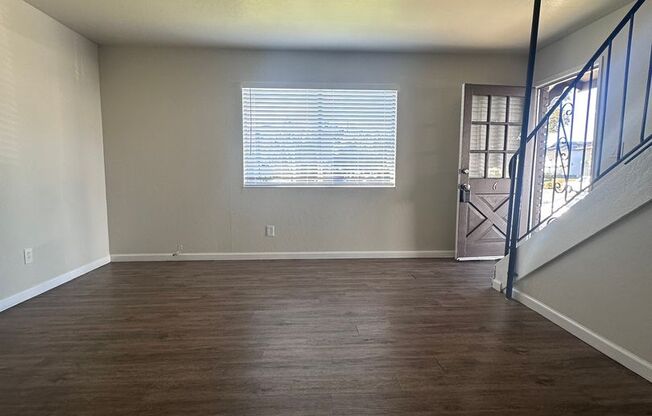 2 beds, 1 bath, 950 sqft, $2,695, Unit 6