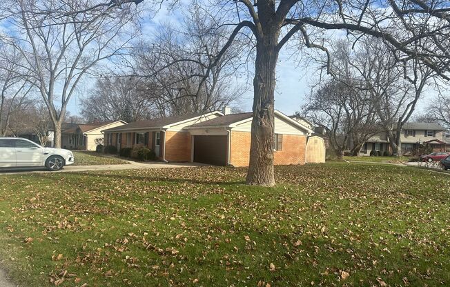 AVAILABLE NOW, ShortTerm, West Lafayette Home, West Lafayette School Distract, Attached 2 Car Garage, Larger Corner lot yard