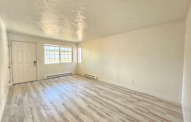 1105 1109 W 14 AVE